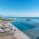 Villa Vardiola By